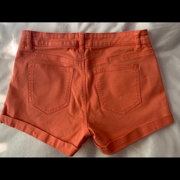 Shorts - Picture 2 of 3
